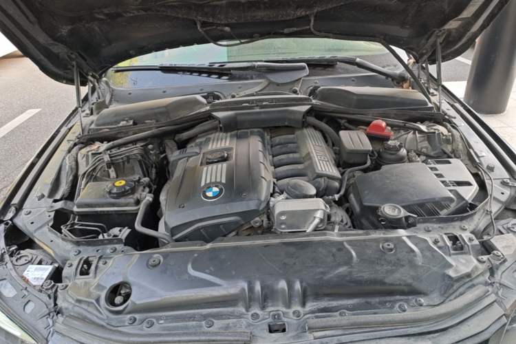 Used BMW 5 Series 2008 523Li Leading Model Engine Bay