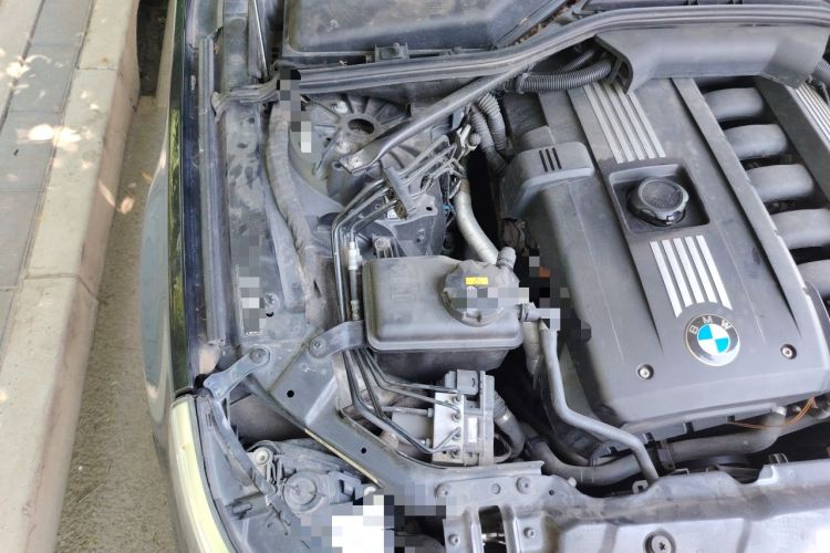 Used BMW 5 Series 2008 530Li Leading Edition Engine Bay Right