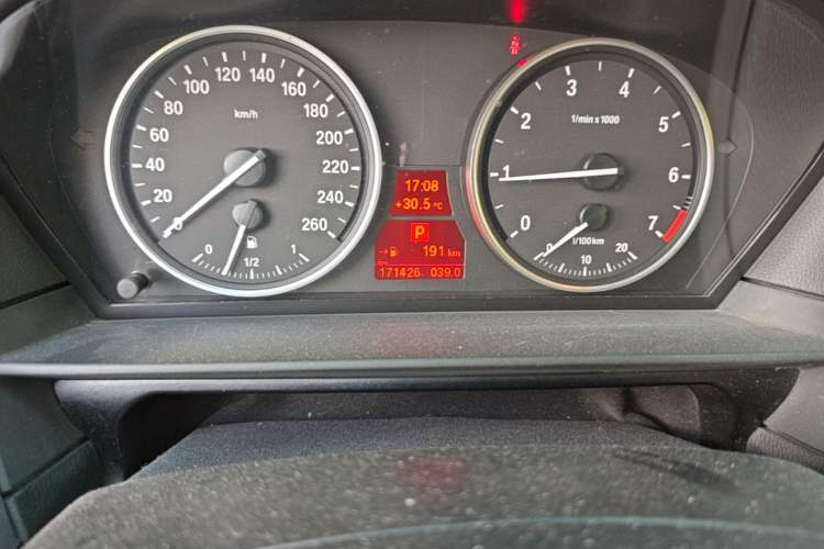 Used BMW 5 Series 2008 523Li Leading Model Odometer Close Up