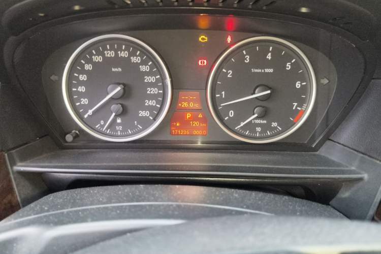 Used BMW 5 Series 2008 525Li Elegant Edition Odometer Close Up