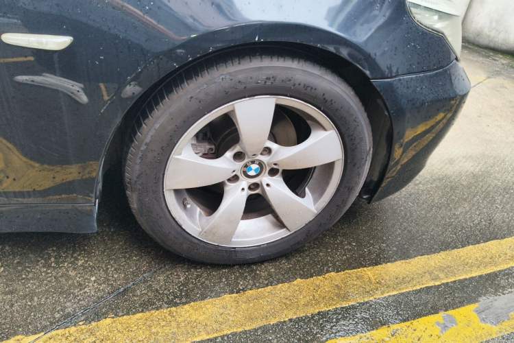 Used BMW 5 Series 2008 525Li Elegant Edition Right Front Wheel Hub
