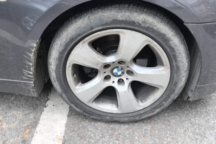 Used BMW 5 Series 2008 523Li Leading Model Right Front Wheel Hub