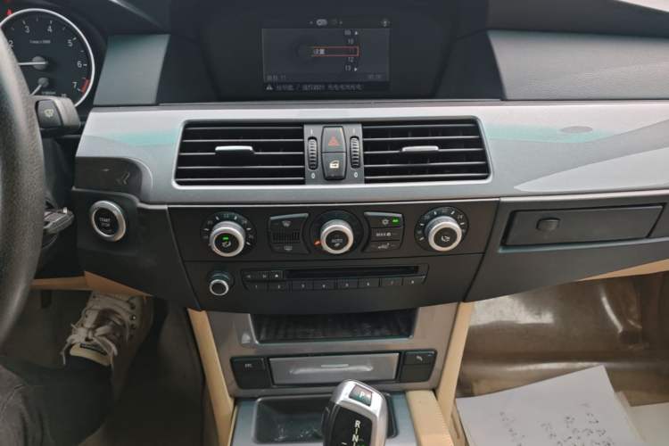 Used BMW 5 Series 2008 523Li Standard Edition Audio And AC Panel