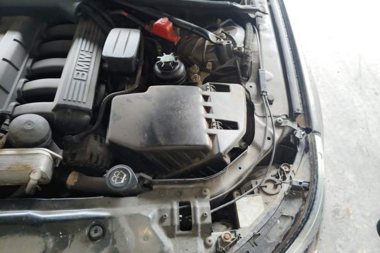 Used BMW 5 Series 2008 523Li Standard Edition Engine Bay Left