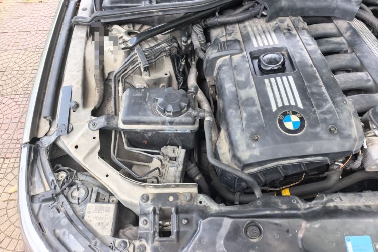 Used BMW 5 Series 2008 525Li Luxury Model Engine Bay Right