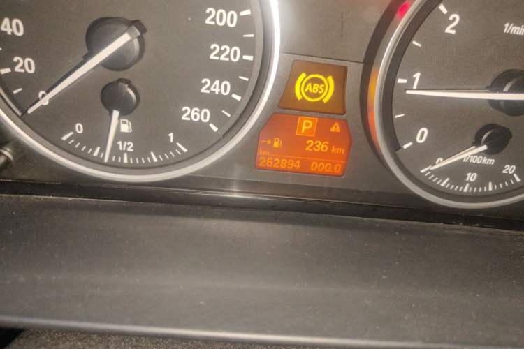 Used BMW 5 Series 2008 523Li Leading Model Odometer Close Up