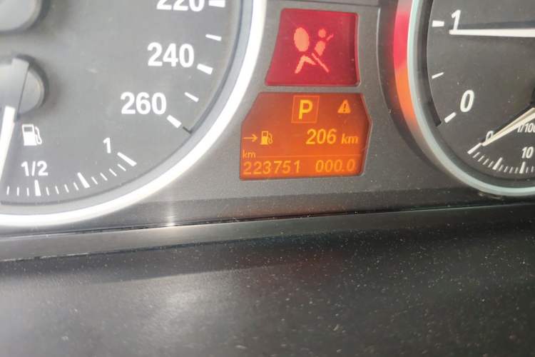 Used BMW 5 Series 2008 523Li Standard Edition Odometer Close Up