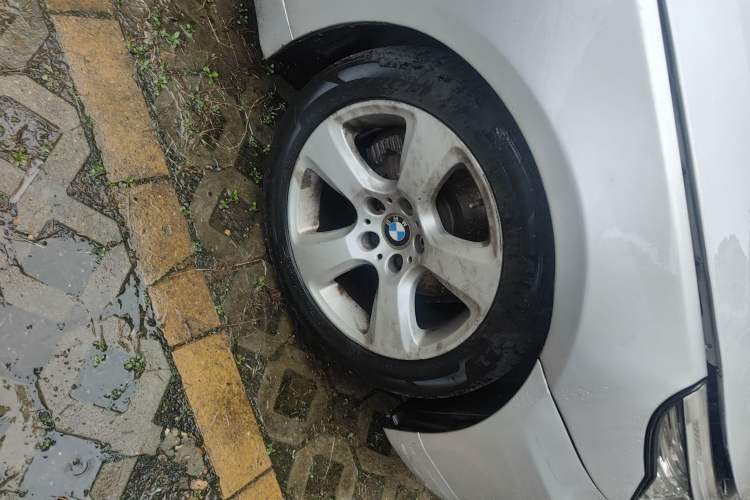 Used BMW 5 Series 2008 523Li Leading Model Right Front Wheel Hub