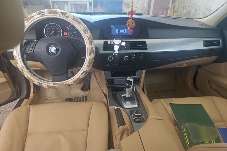 Used BMW 5 Series 2008 523Li Leading Model Center Console