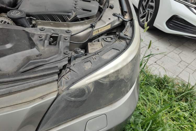 Used BMW 5 Series 2008 523Li Elegant Edition Engine Bay Left