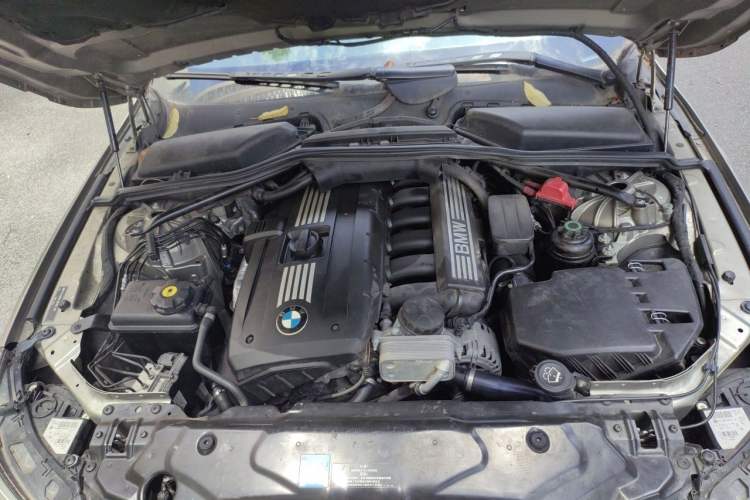 Used BMW 5 Series 2008 525Li Elegant Edition Engine Bay