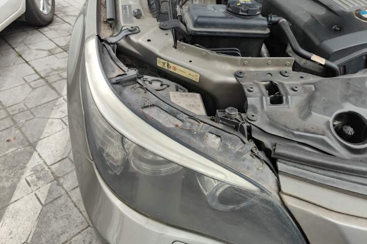 Used BMW 5 Series 2008 523Li Elegant Edition Engine Bay Right