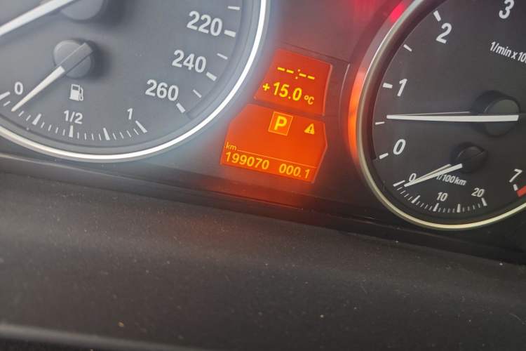 Used BMW 5 Series 2008 523Li Leading Model Odometer Close Up