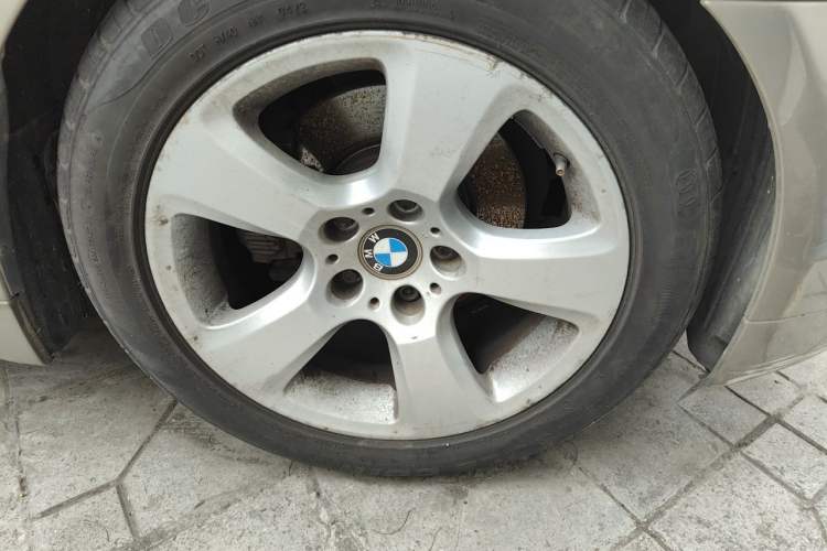 Used BMW 5 Series 2008 523Li Elegant Edition Right Front Wheel Hub