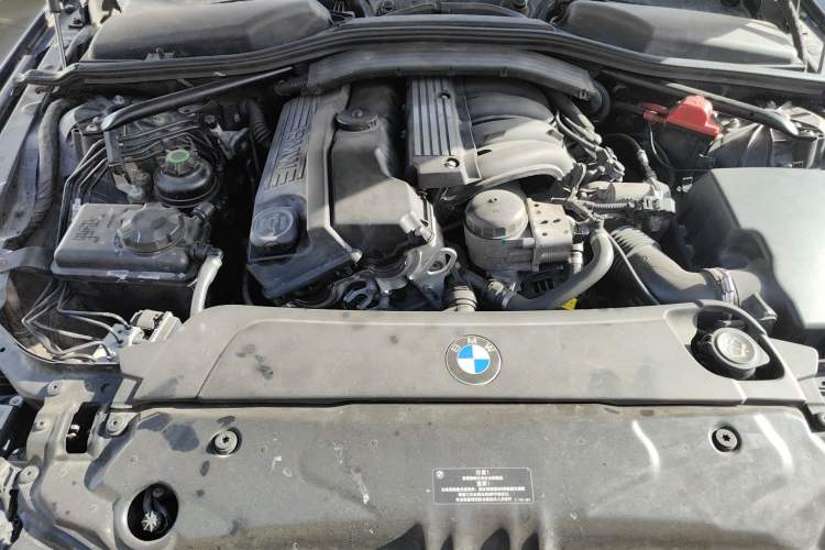 Used BMW 5 Series 2009 520Li Leading Model Engine Bay