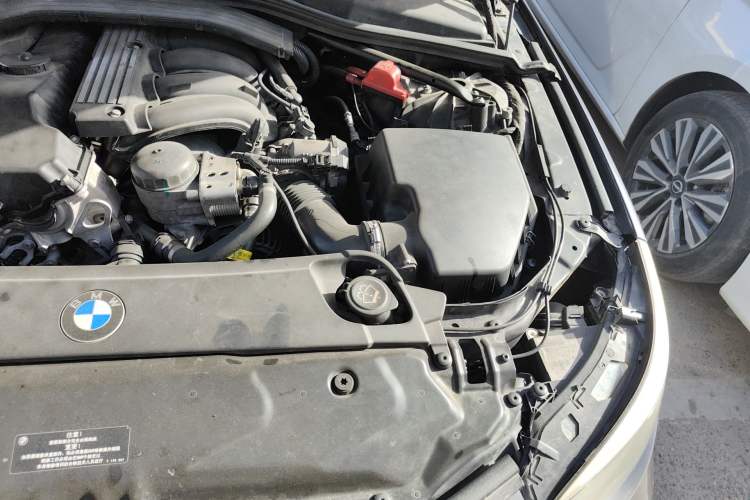Used BMW 5 Series 2009 520Li Leading Model Engine Bay Left