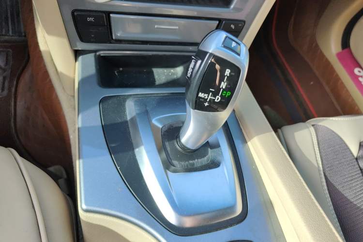 Used BMW 5 Series 2009 520Li Leading Model Gear Lever