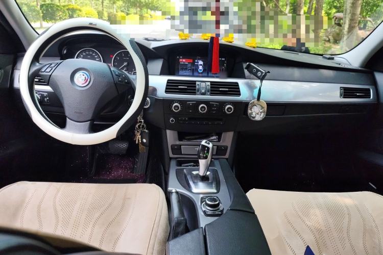 Used BMW 5 Series 2009 520Li Leading Model Center Console