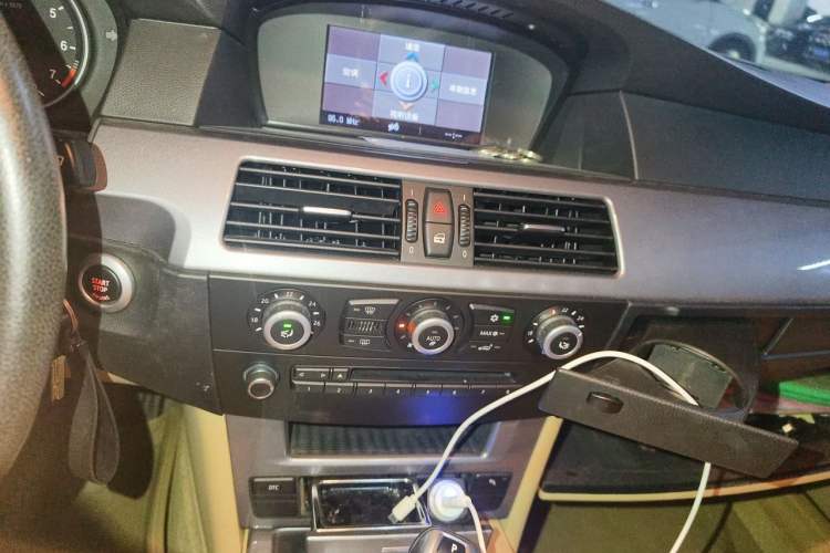Used BMW 5 Series 2009 523Li Standard Model Audio And AC Panel