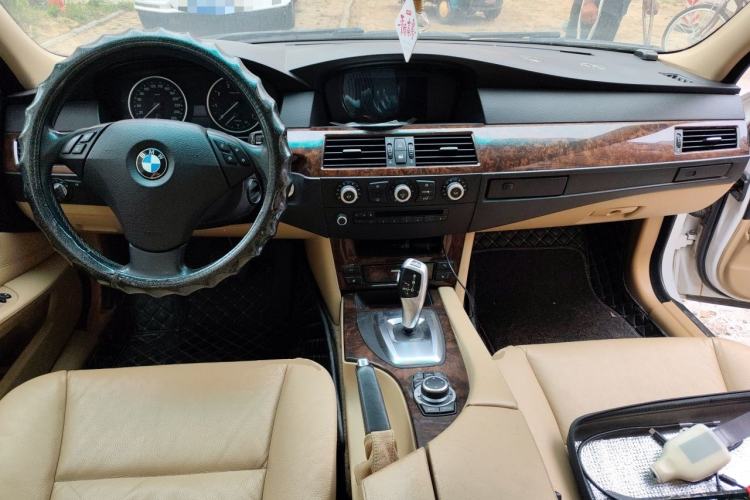 Used BMW 5 Series 2009 523Li Luxury Model Center Console