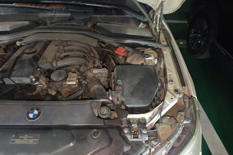 Used BMW 5 Series 2009 520Li Leading Model Engine Bay Left