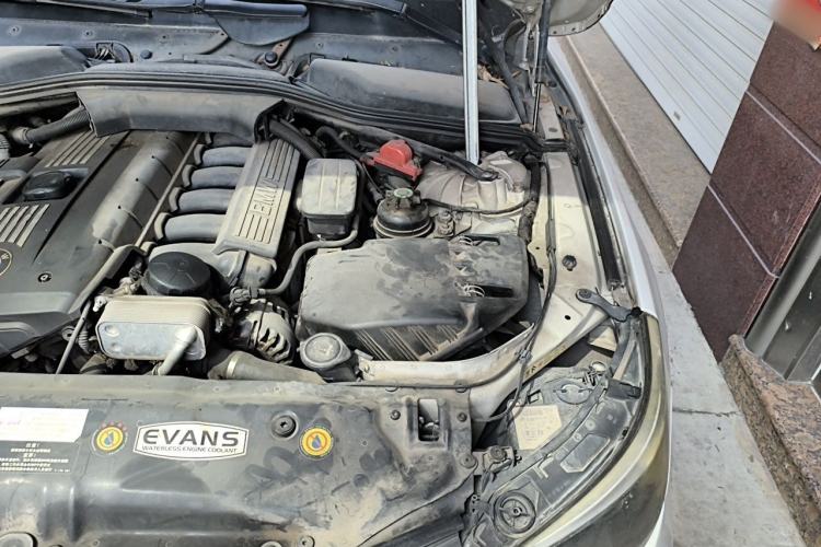 Used BMW 5 Series 2009 523Li Luxury Model Engine Bay Left