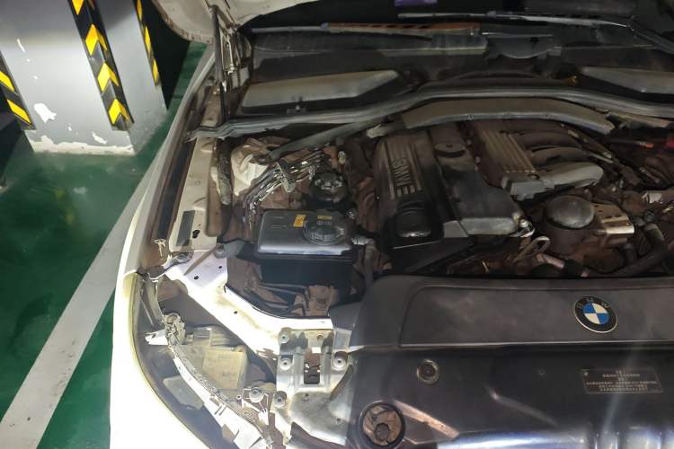 Used BMW 5 Series 2009 520Li Leading Model Engine Bay Right