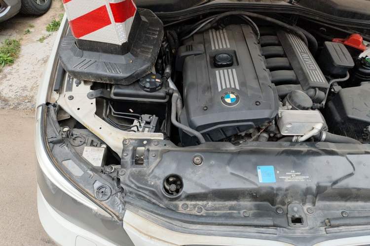 Used BMW 5 Series 2009 523Li Luxury Model Engine Bay Right