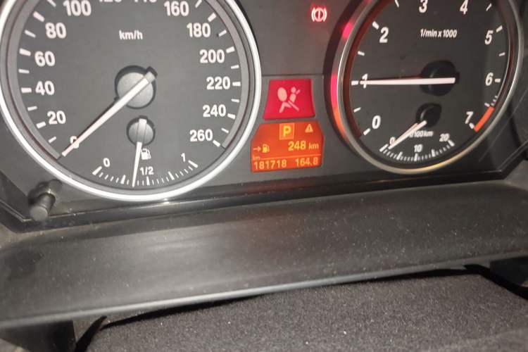 Used BMW 5 Series 2009 520Li Leading Model Odometer Close Up