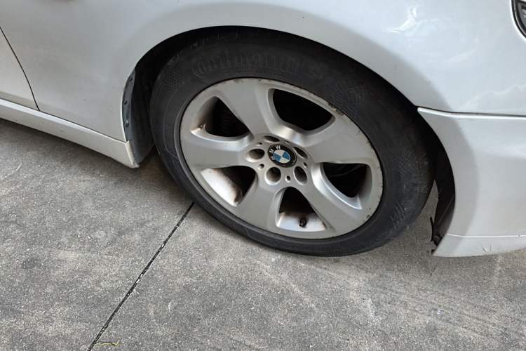 Used BMW 5 Series 2009 523Li Luxury Model Right Front Wheel Hub
