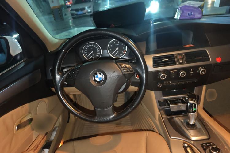Used BMW 5 Series 2009 520Li Leading Model Steering Wheel