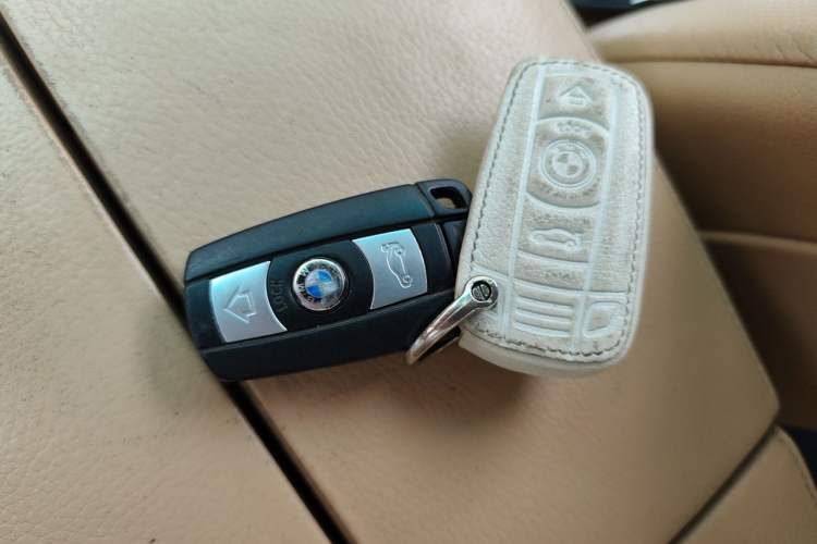 Used BMW 5 Series 2009 523Li Luxury Model Vehicle Key