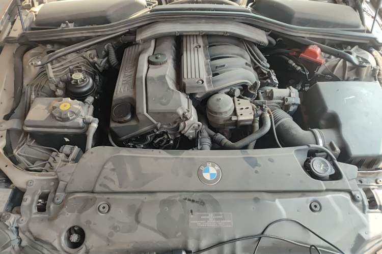Used BMW 5 Series 2009 520Li Leading Model Engine Bay