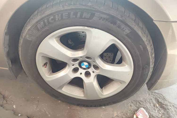 Used BMW 5 Series 2009 520Li Leading Model Right Front Wheel Hub