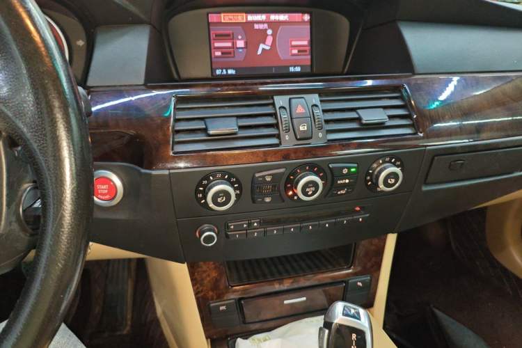 Used BMW 5 Series 2010 520Li Leading Model Audio And AC Panel