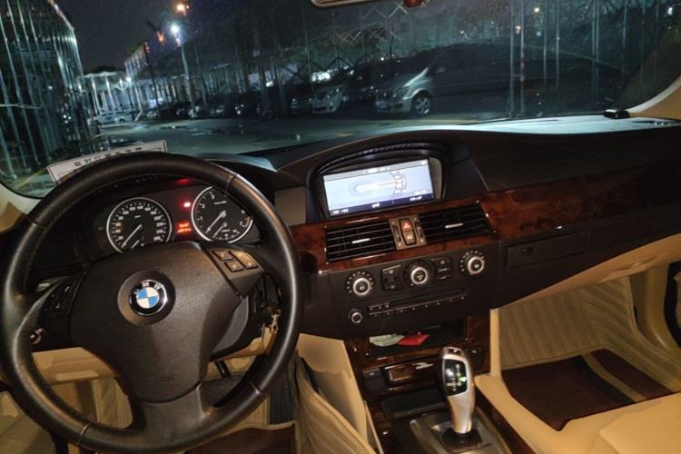 Used BMW 5 Series 2010 520Li Luxury Model Center Console