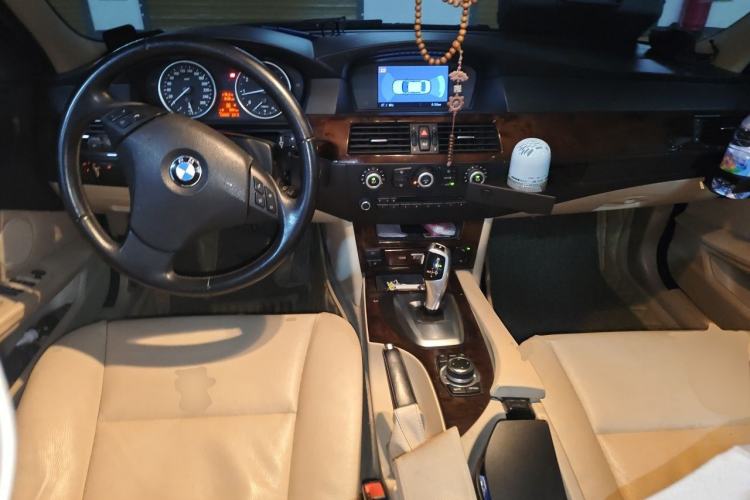 Used BMW 5 Series 2010 523Li Leading Model Center Console