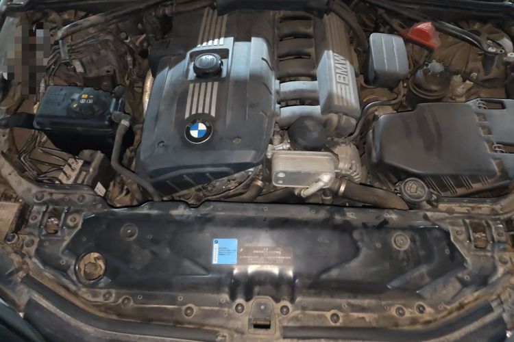 Used BMW 5 Series 2010 523Li Leading Model Engine Bay