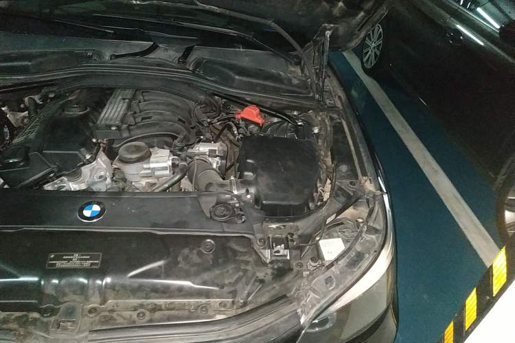 Used BMW 5 Series 2010 520Li Leading Model Engine Bay Left