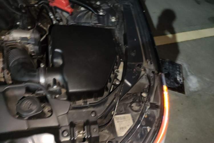 Used BMW 5 Series 2010 520Li Luxury Model Engine Bay Left