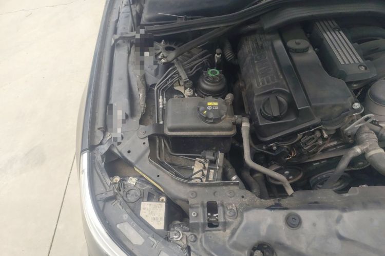 Used BMW 5 Series 2010 520Li Leading Model Engine Bay Right