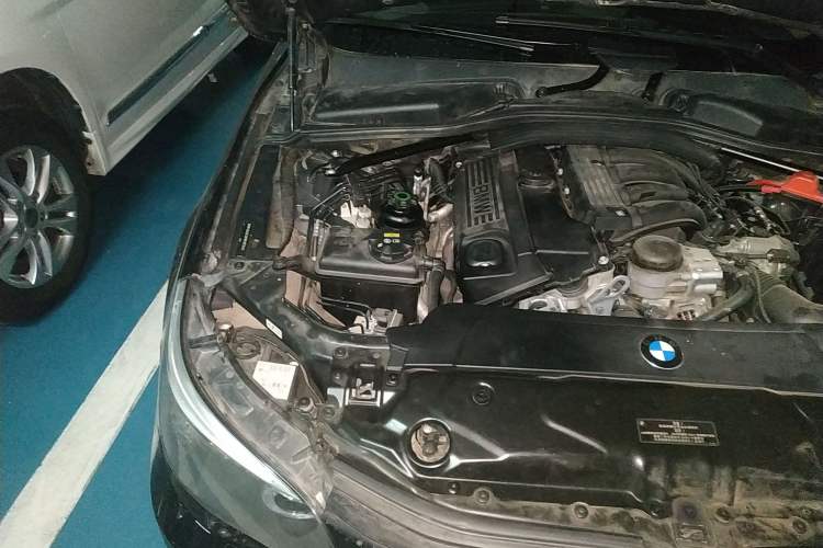 Used BMW 5 Series 2010 520Li Leading Model Engine Bay Right