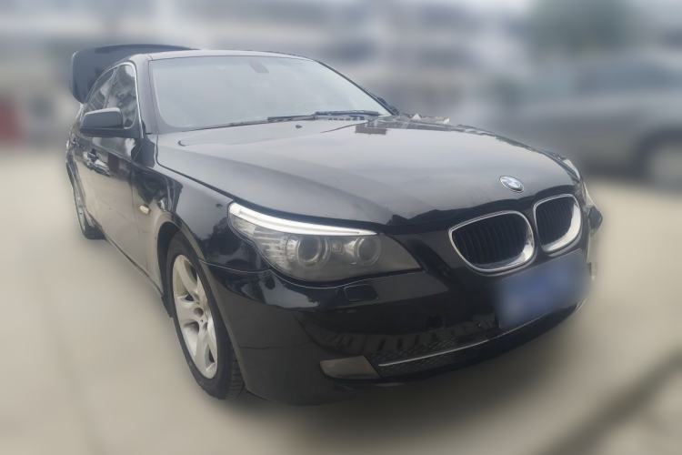 Used BMW 5 Series 2010 520Li Leading Model Front Right 45 Deg