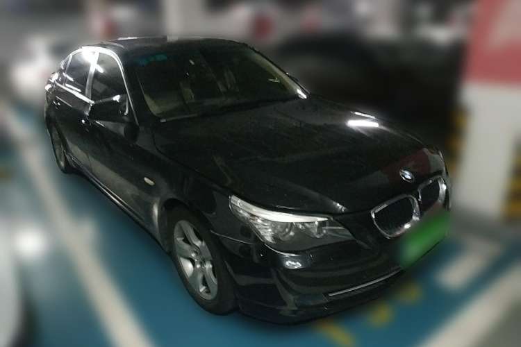 Used BMW 5 Series 2010 520Li Leading Model Front Right 45 Deg