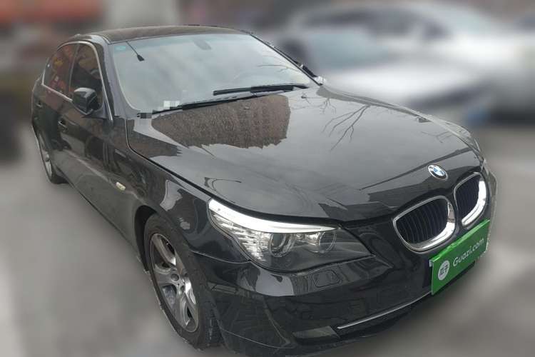 Used BMW 5 Series 2010 520Li Leading Model Front Right 45 Deg
