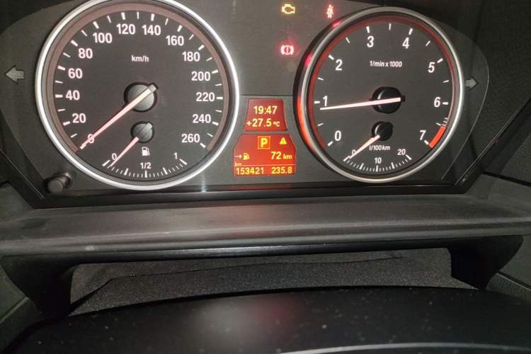 Used BMW 5 Series 2010 520Li Luxury Model Odometer Close Up