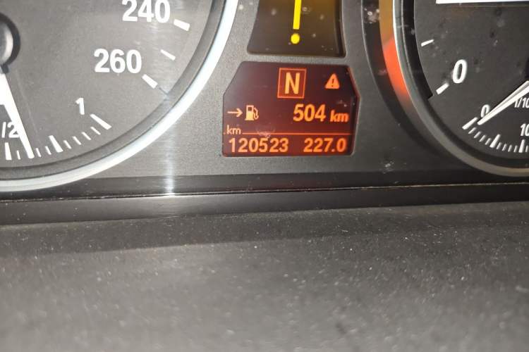 Used BMW 5 Series 2010 523Li Leading Model Odometer Close Up