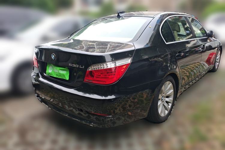 Used BMW 5 Series 2010 530Li Luxury Model Rear Right 45 Deg