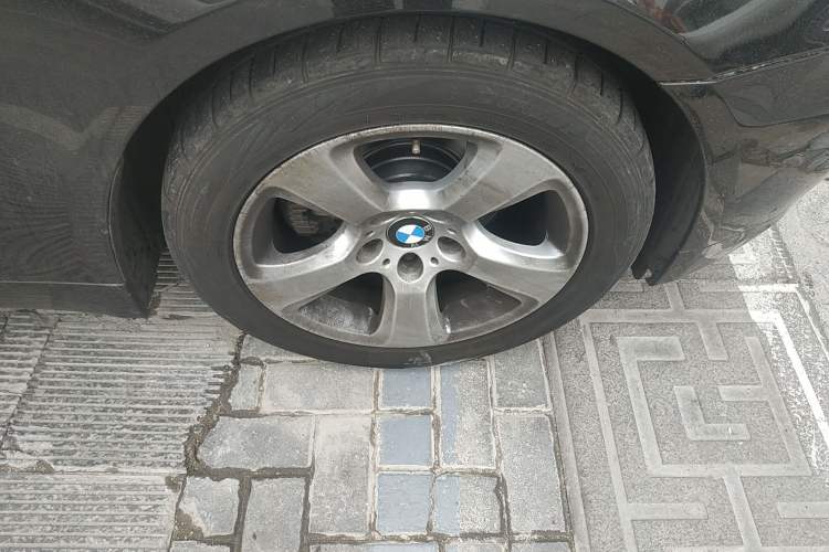 Used BMW 5 Series 2010 520Li Leading Model Right Front Wheel Hub