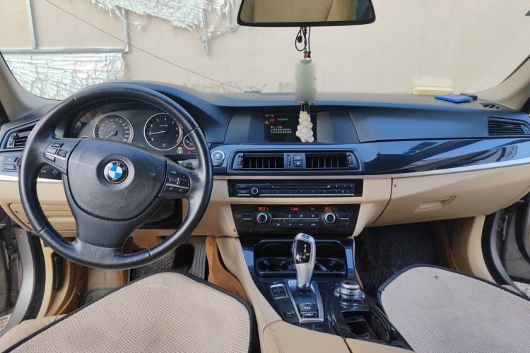 Used BMW 5 Series 2010 520Li Leading Model Center Console